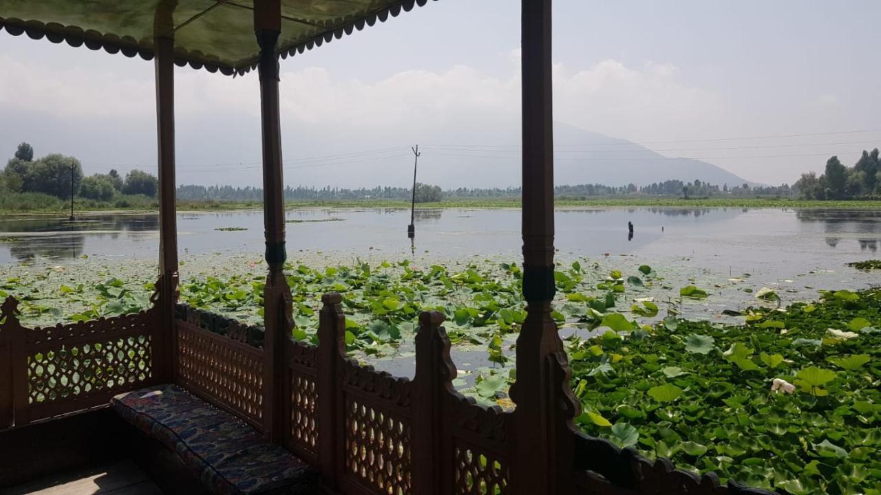 Srīnagar Kings Houseboats酒店 外观 照片