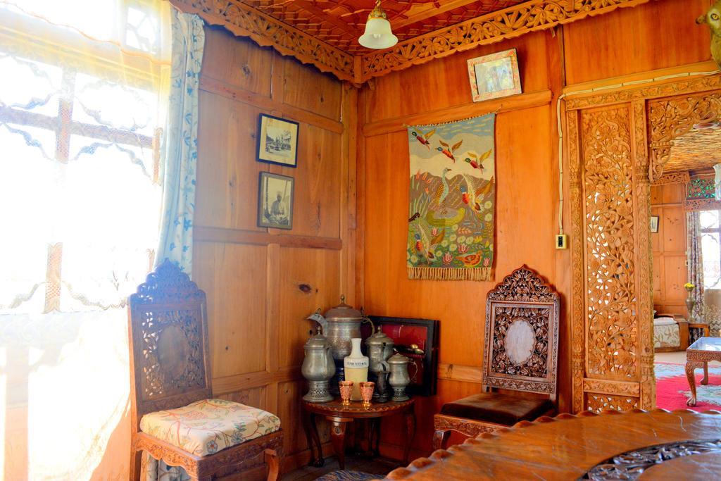 Srīnagar Kings Houseboats酒店 外观 照片