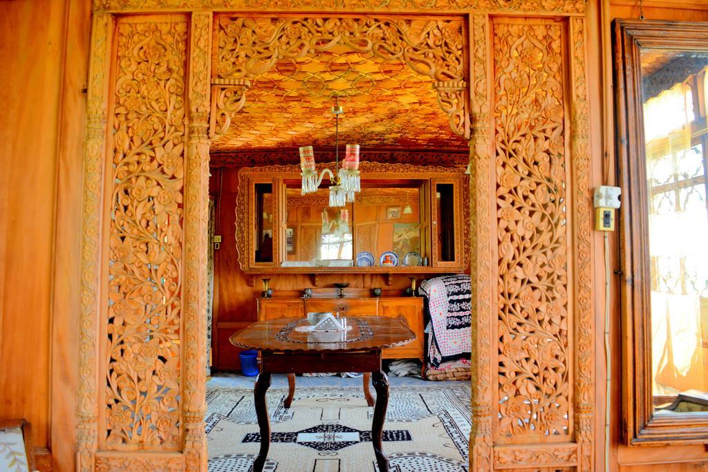 Srīnagar Kings Houseboats酒店 外观 照片