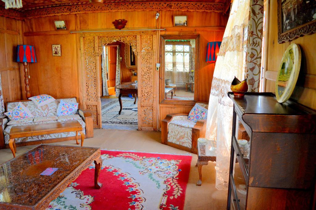 Srīnagar Kings Houseboats酒店 外观 照片
