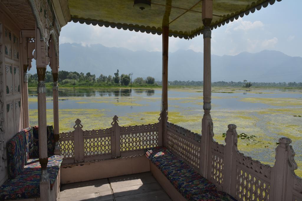 Srīnagar Kings Houseboats酒店 外观 照片
