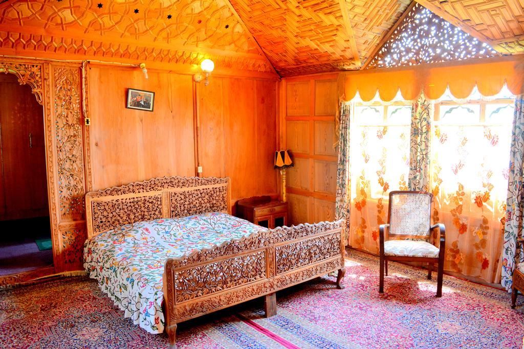 Srīnagar Kings Houseboats酒店 外观 照片